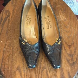 Ferragamo ladies shoes 8 1/2 AA